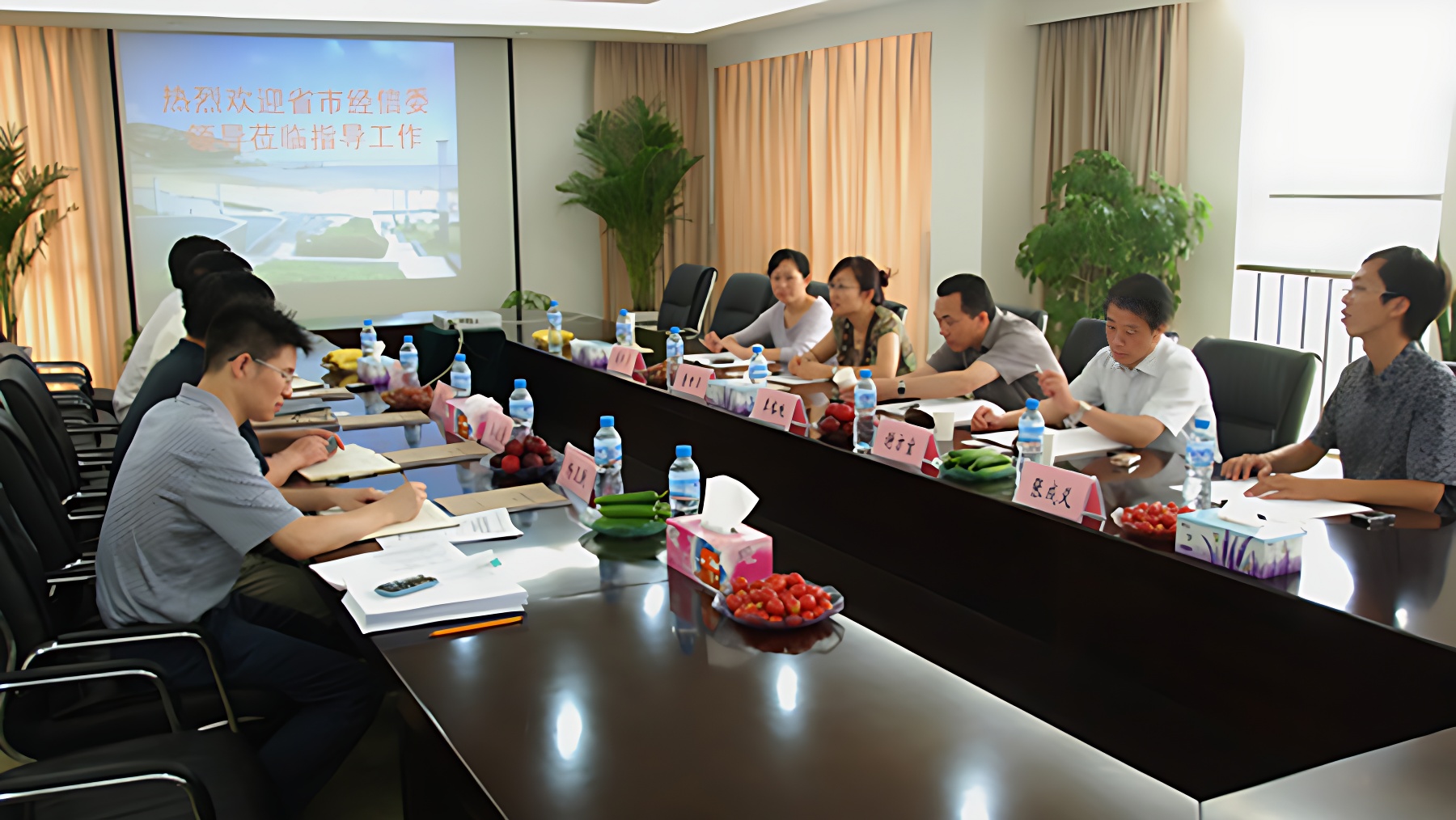 省經(jīng)信委領(lǐng)導(dǎo)、專家對公司企業(yè)技術(shù)中心進(jìn)行現(xiàn)場考察